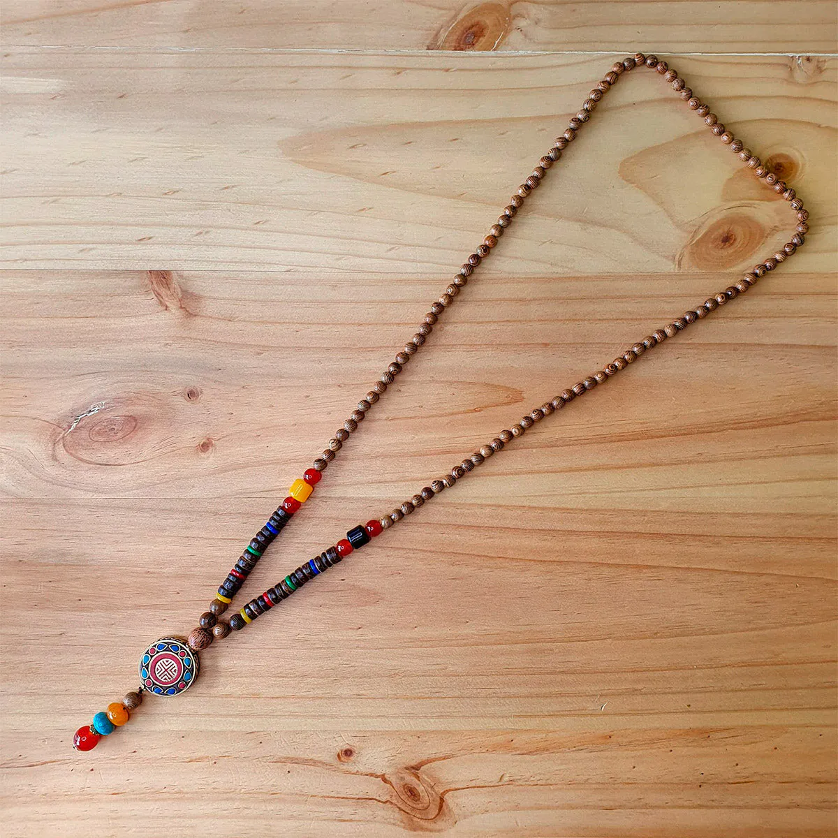 Collar de Cuentas de Madera Patrón Tradicional