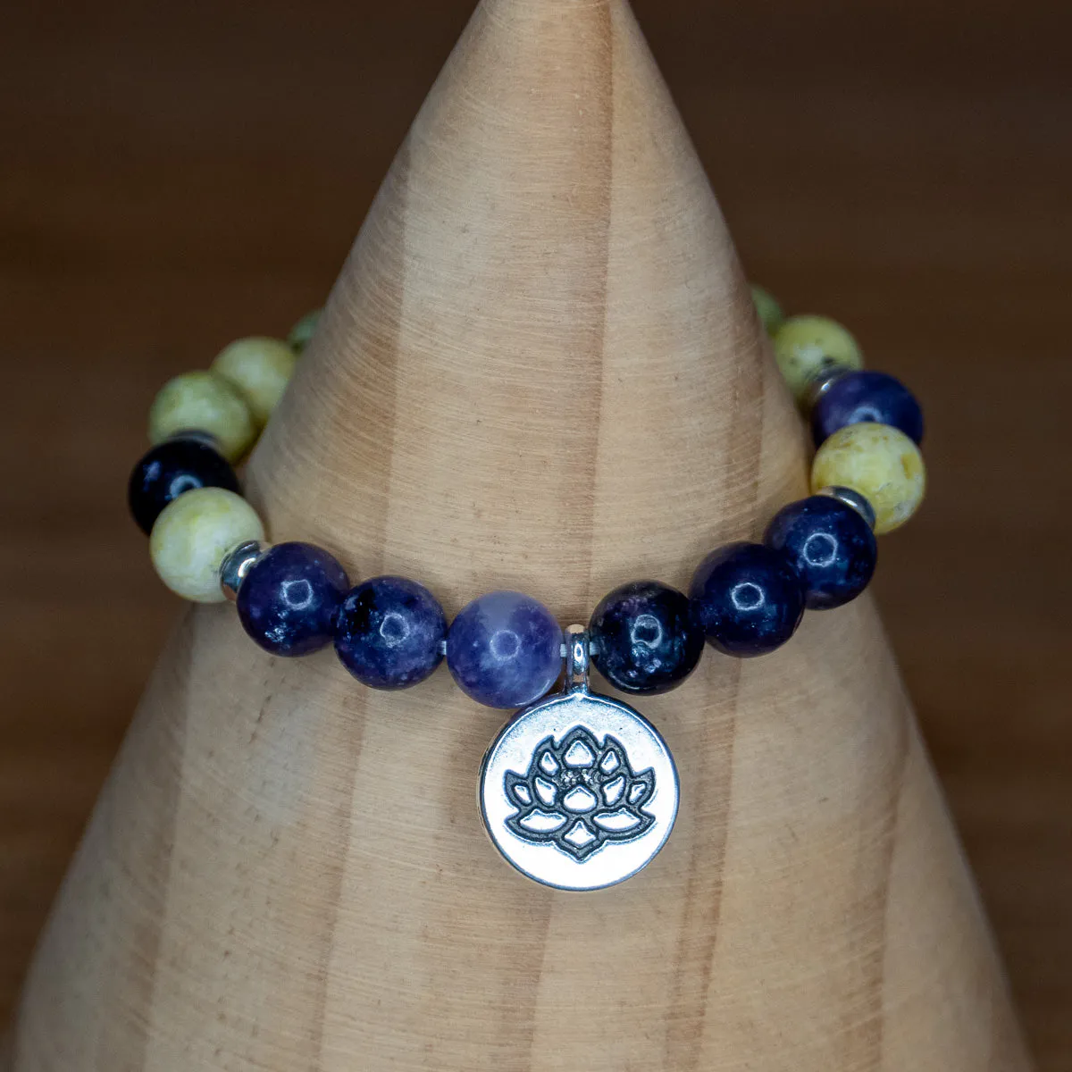 Pulsera de Amatista y Howlita