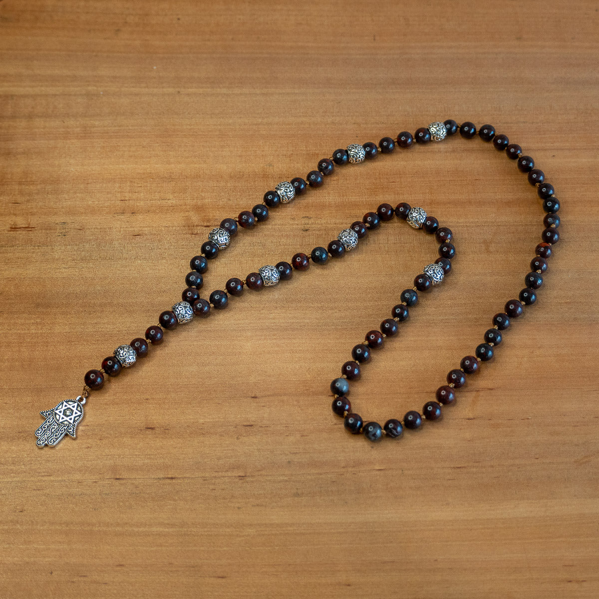 Collar de Jaspe con Colgante Mano de Fátima