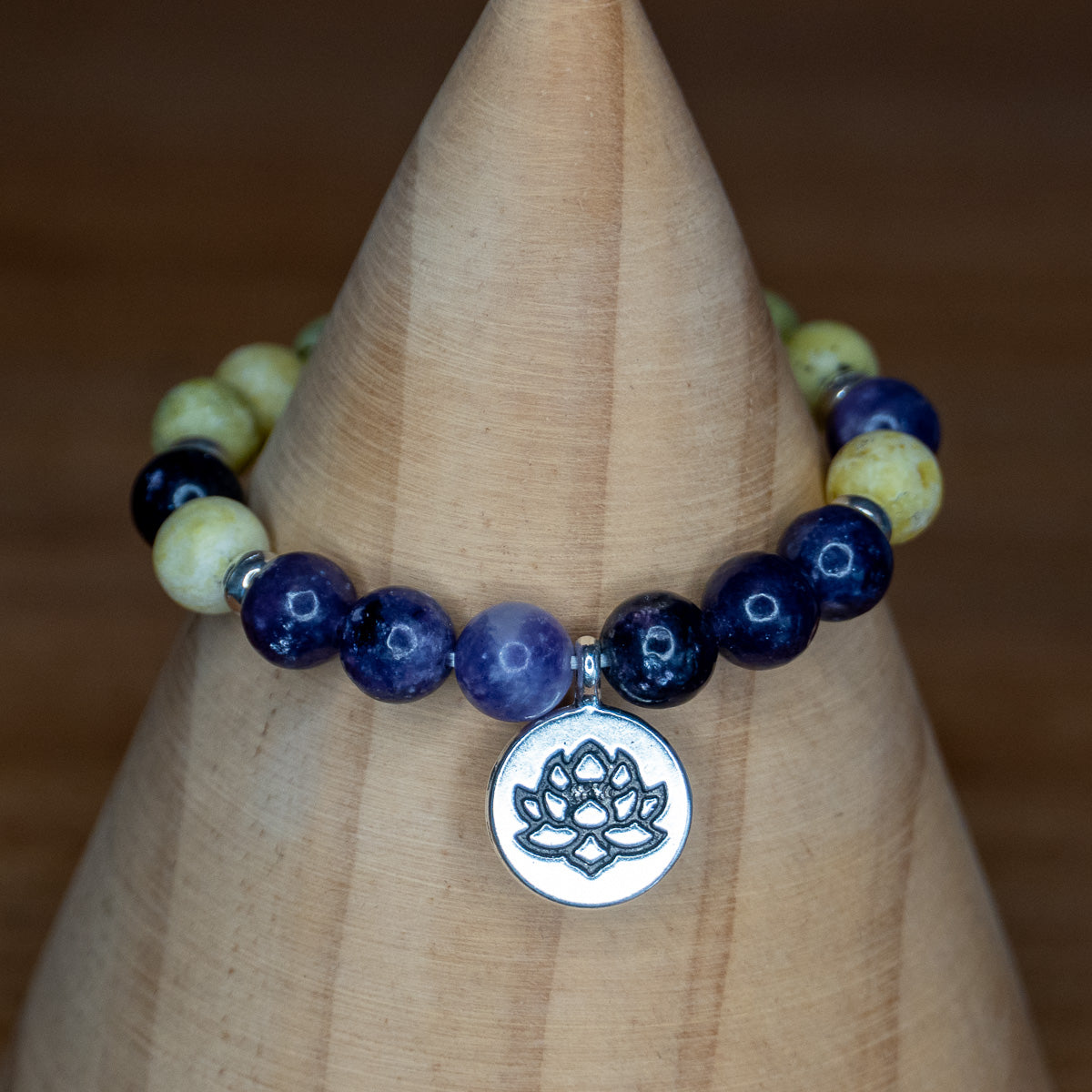 Pulsera de Amatista y Howlita