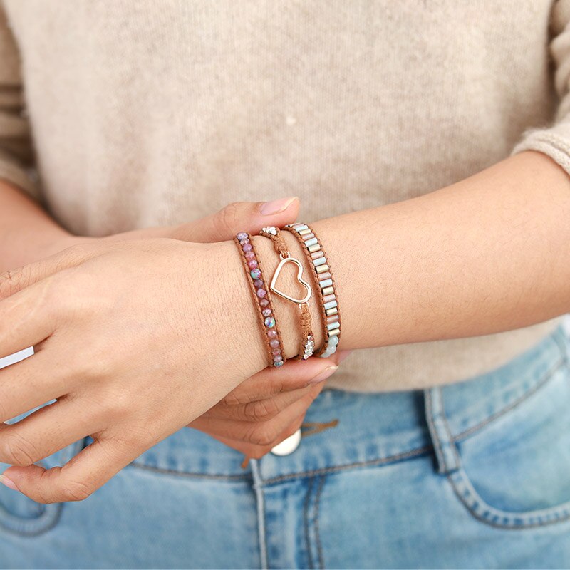 Pulsera Envolvente de Jaspe y Turmalina con Diseño Corazón