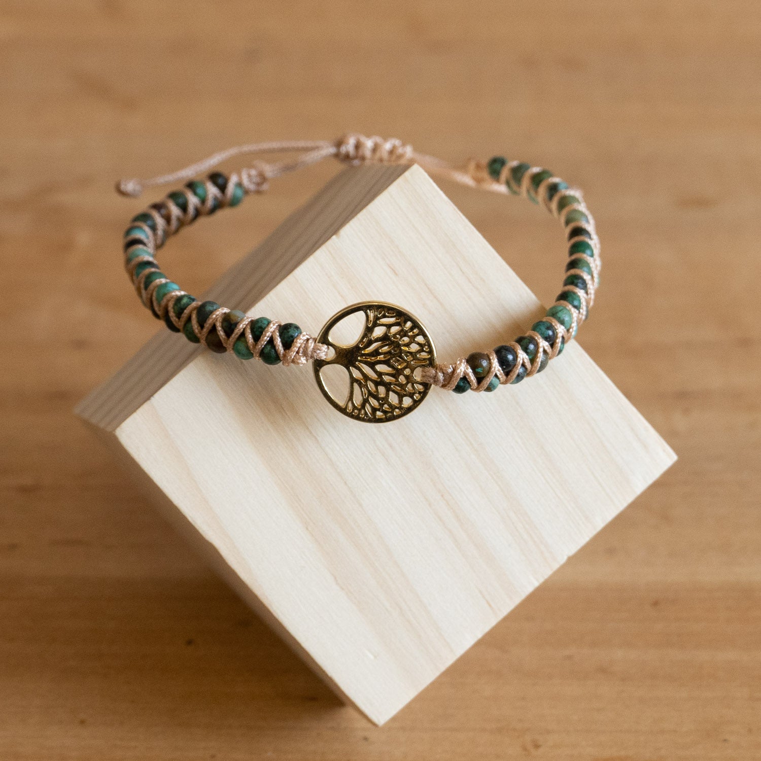 Pulsera Trenzada de Jaspe Africano con Dije Árbol de la Vida
