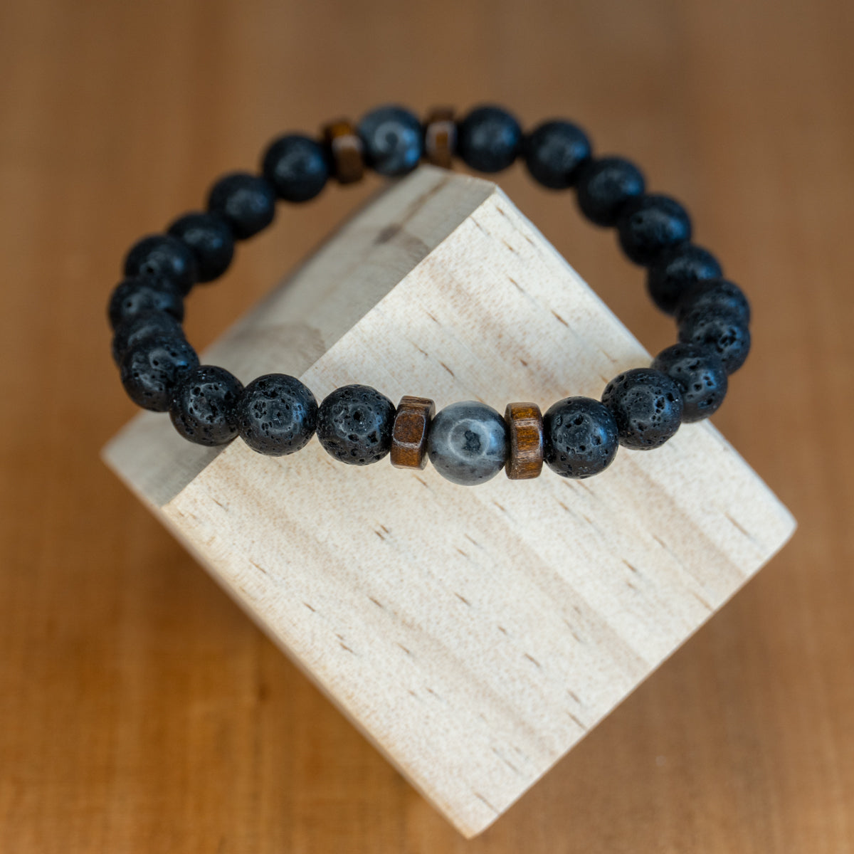 Pulsera de Hombre en Piedra Volcánica y Jaspe